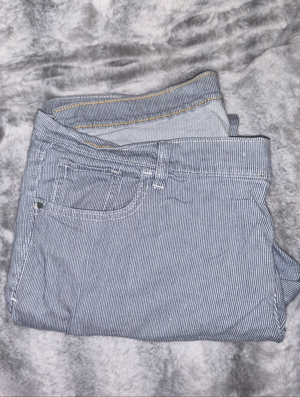 Old Navy women’s size 18 pinstripe jeans